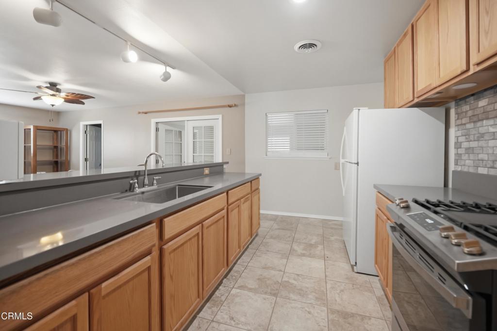 4202 Swain Court Riverside, CA 92507 - Photo 11 of 44
