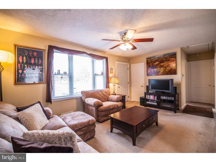 168 Edison Road Cherry Hill, NJ 08034 - Photo 3 of 21 Living Room