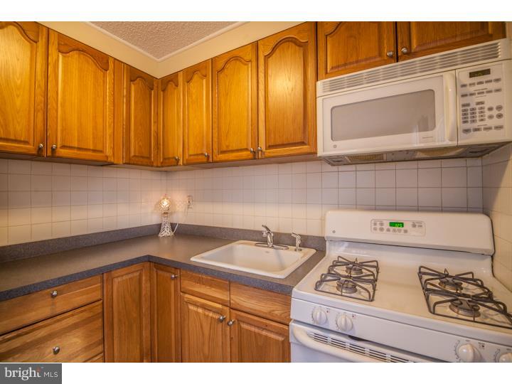168 Edison Road Cherry Hill, NJ 08034 - Photo 6 of 21 Kitchen