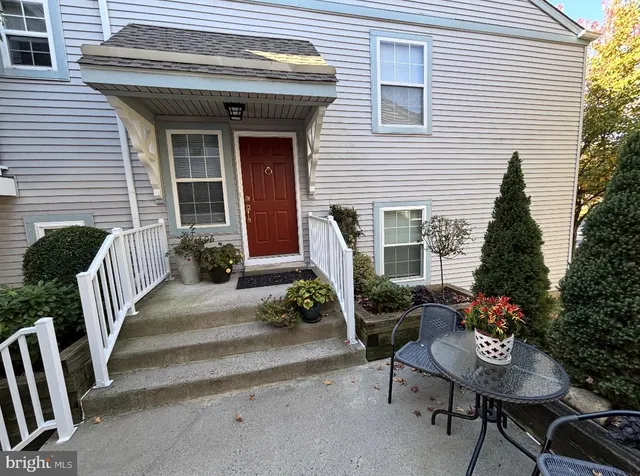 $295,000 | 406 Sweetwater Drive, Cinnaminson, NJ 08077