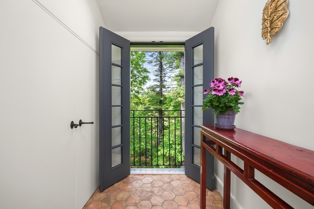 709 Boston Post Road Weston, MA 02493 - Photo 22 of 42