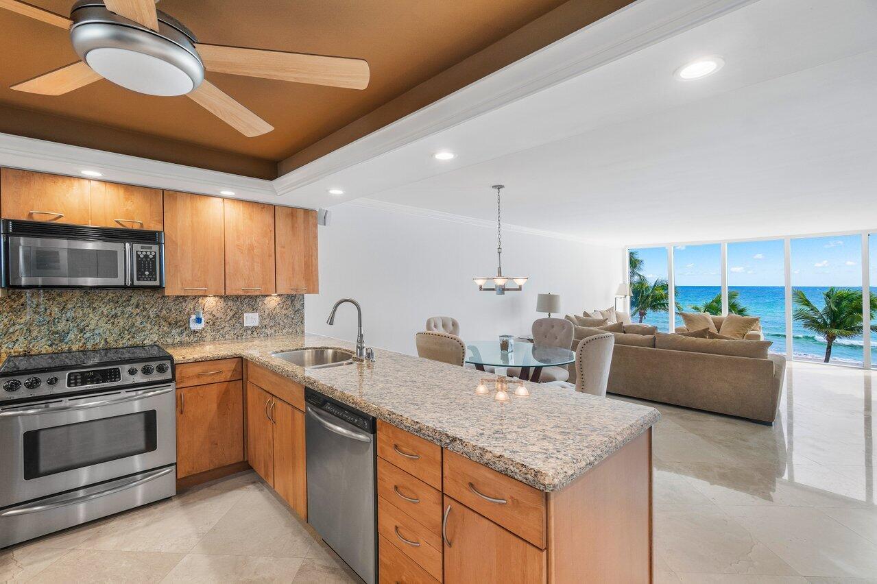3000 South Ocean Boulevard, Unit 405 Boca Raton, FL 33432 - Photo 13 of 43 011-3000SouthOceanBoulevard-405-BocaRato