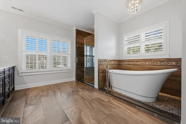 a black and white photo of a living room