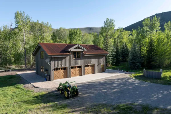$2,900,000 | 321-331 Broadford Road, Hailey, ID 83333