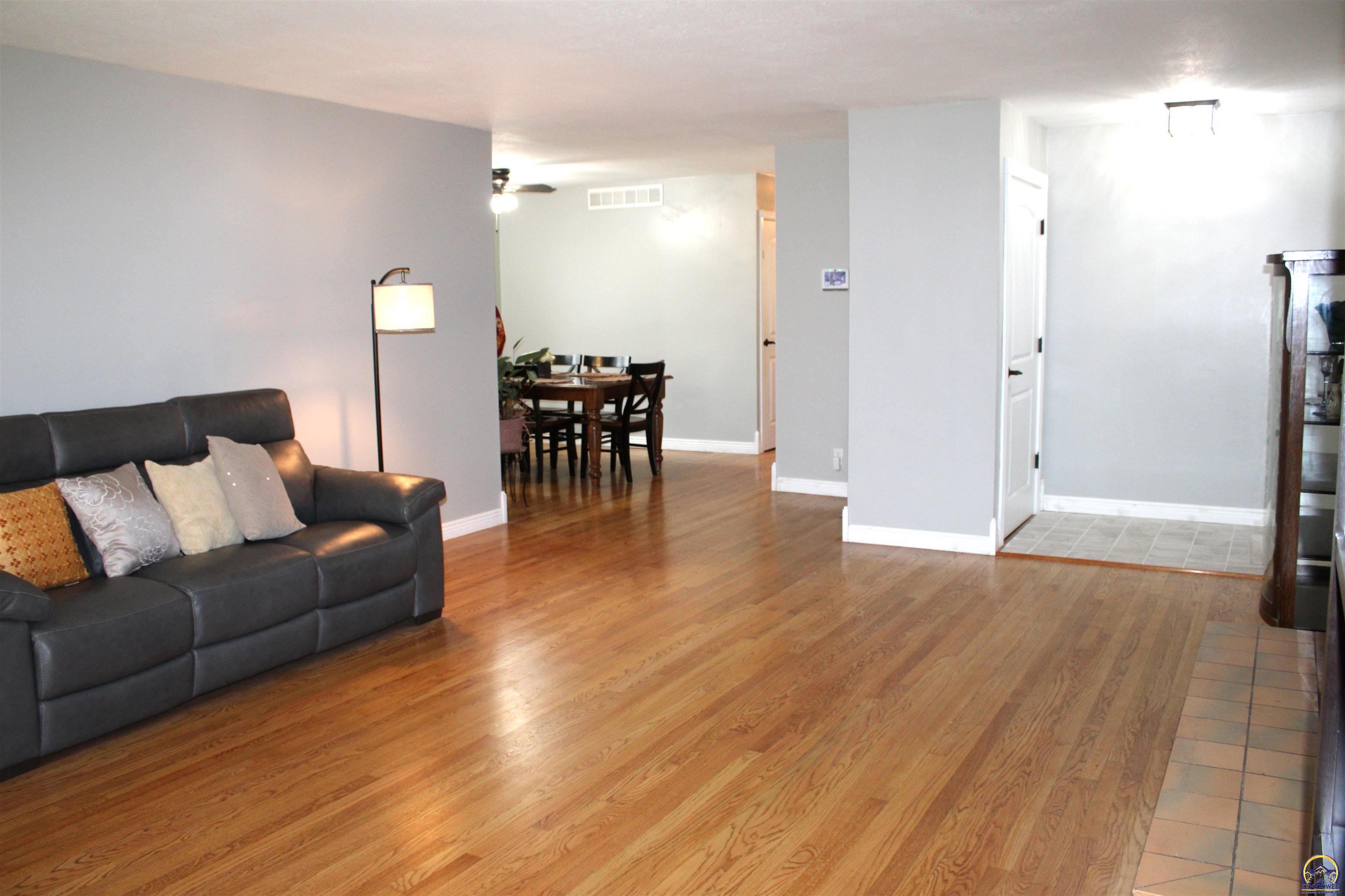 1610 Southwest Withdean Road Topeka, KS 66611 - Photo 11 of 74