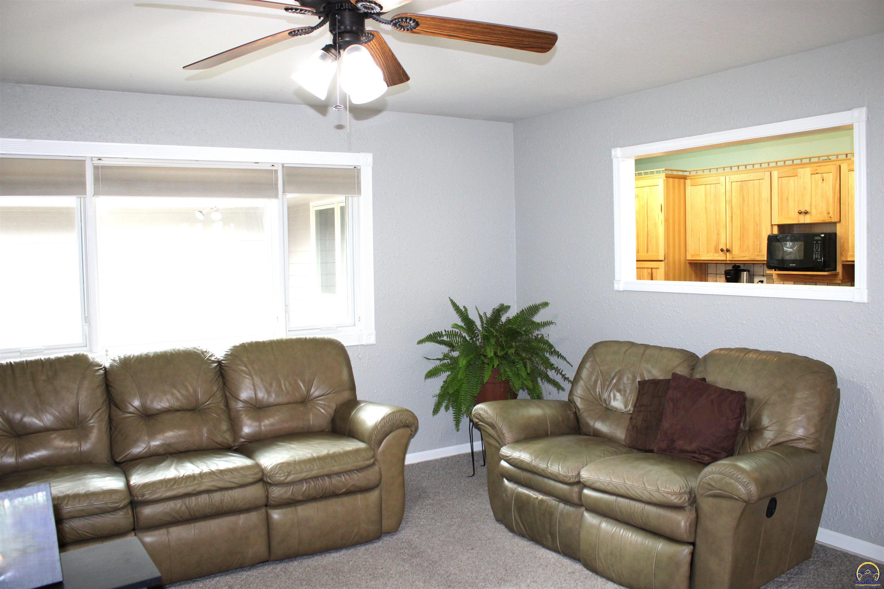 1610 Southwest Withdean Road Topeka, KS 66611 - Photo 20 of 74