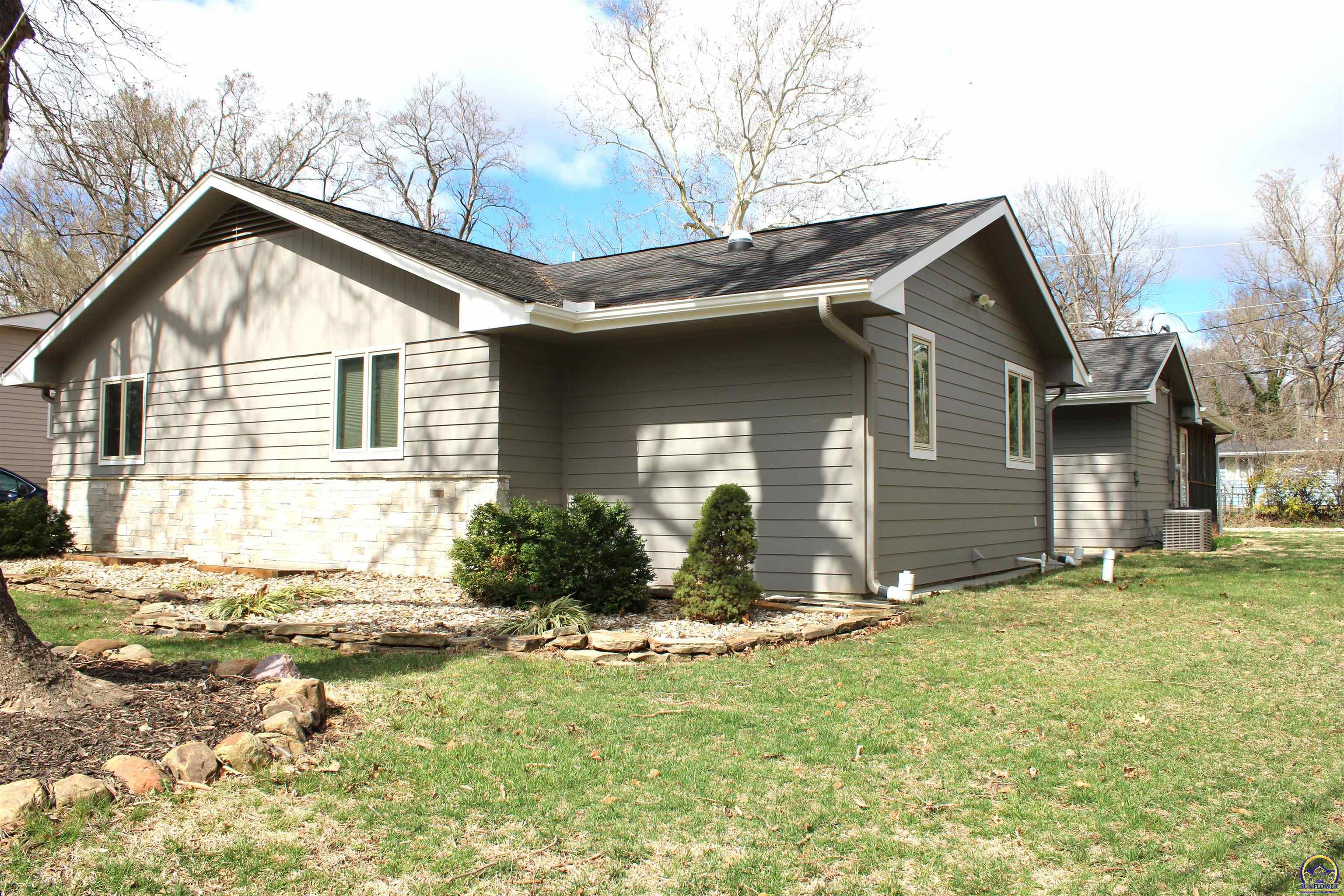 1610 Southwest Withdean Road Topeka, KS 66611 - Photo 3 of 74