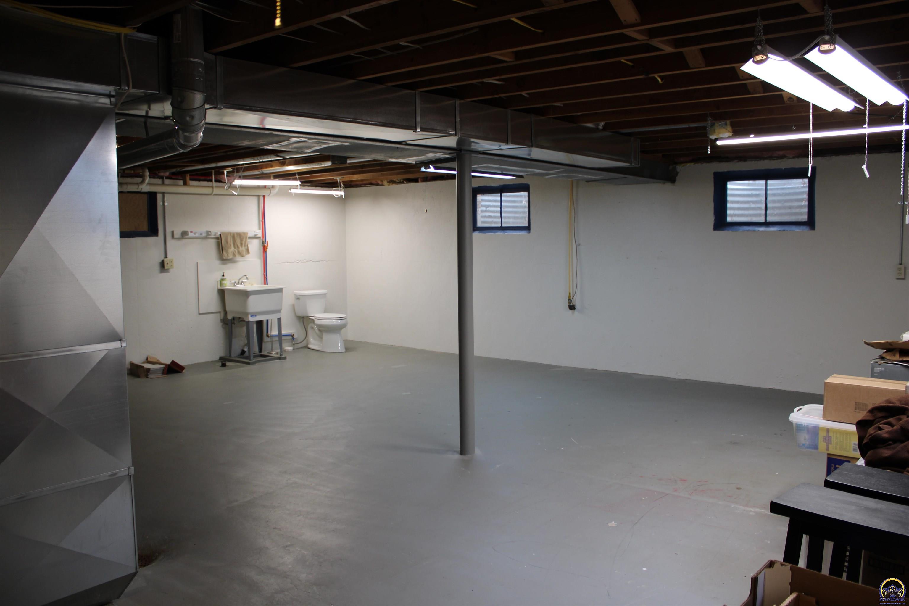 1610 Southwest Withdean Road Topeka, KS 66611 - Photo 58 of 74