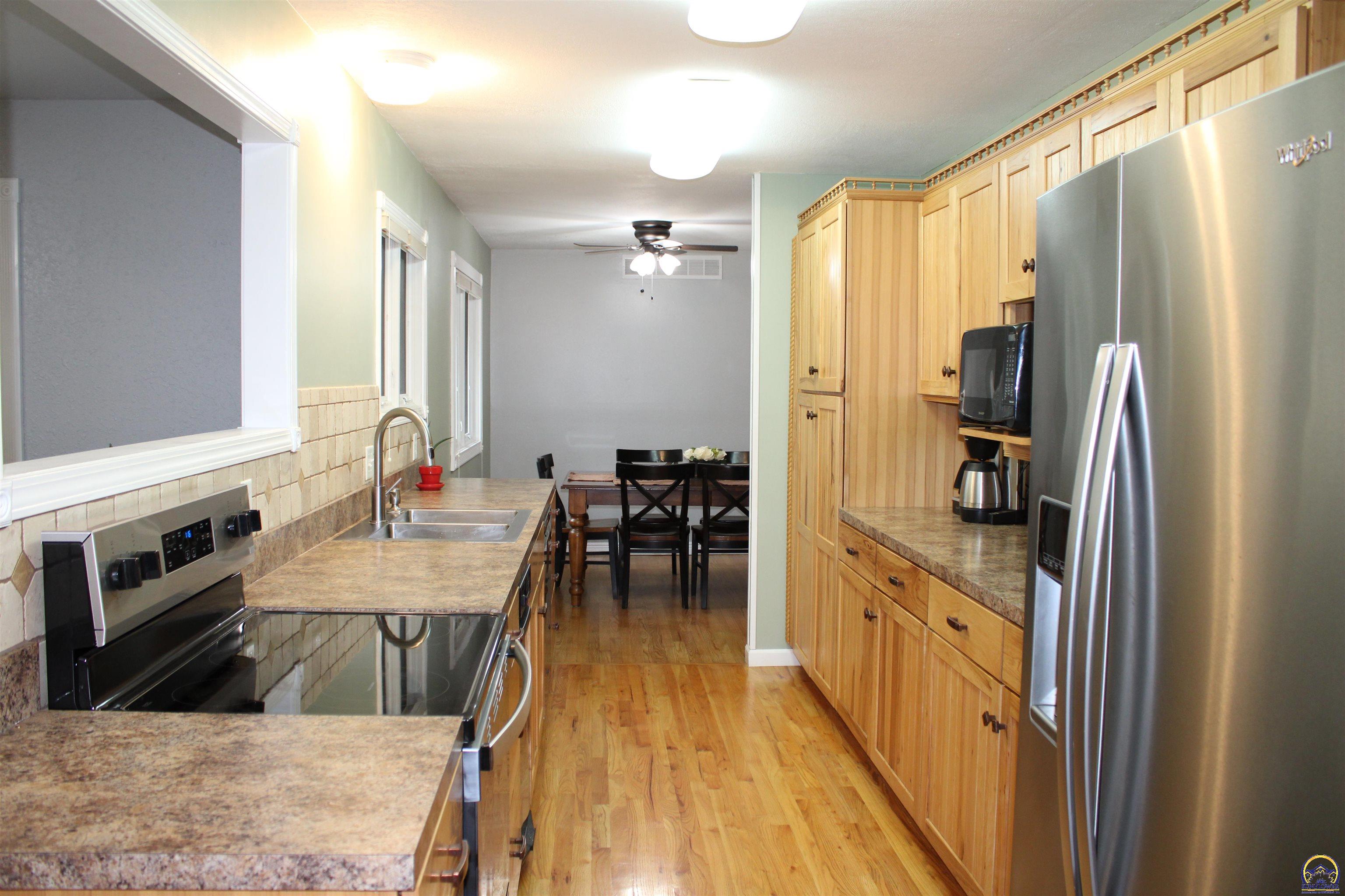 1610 Southwest Withdean Road Topeka, KS 66611 - Photo 7 of 74