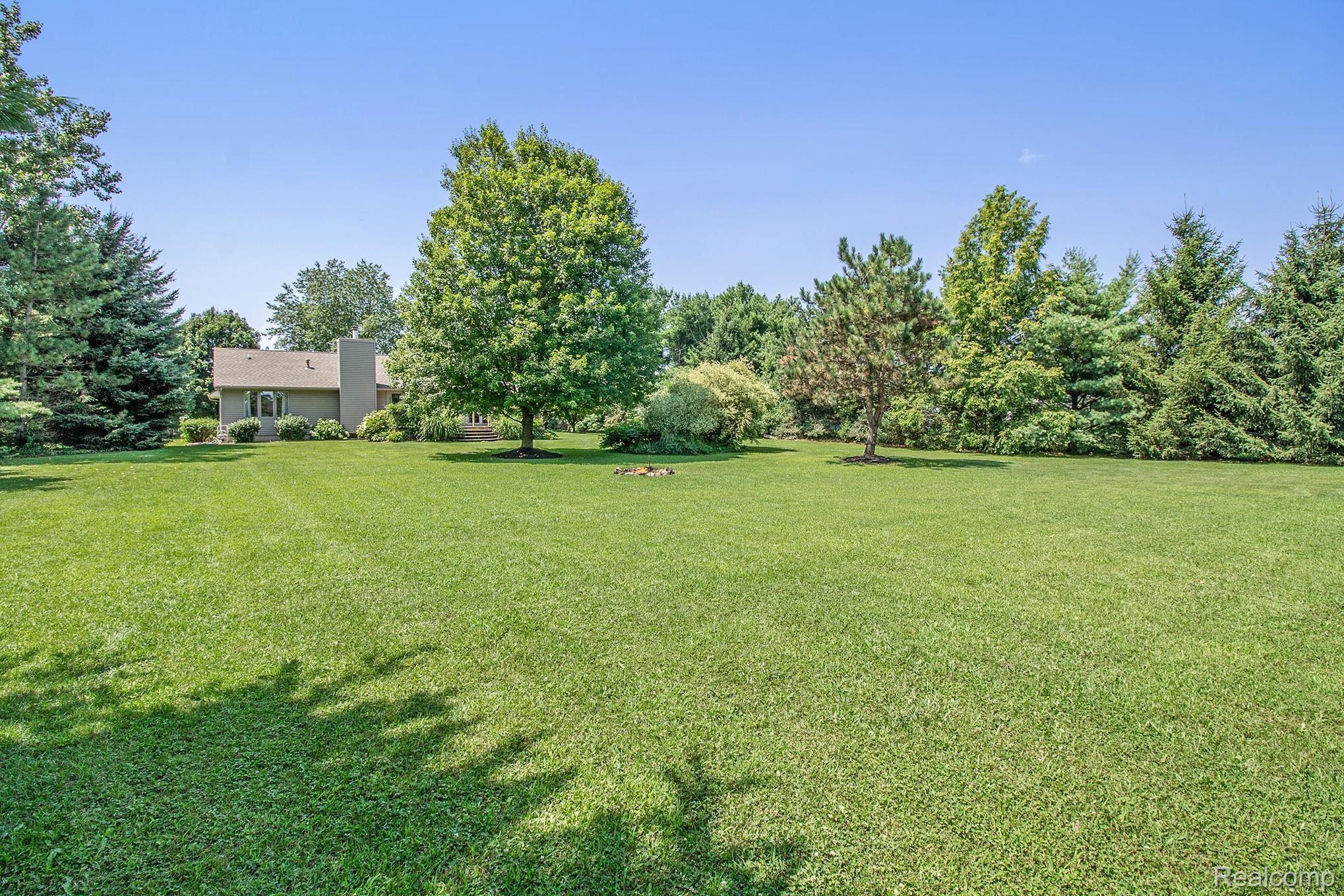 3587 Cedar Lake Road Howell, MI 48843 - Photo 7 of 38 9.jpg