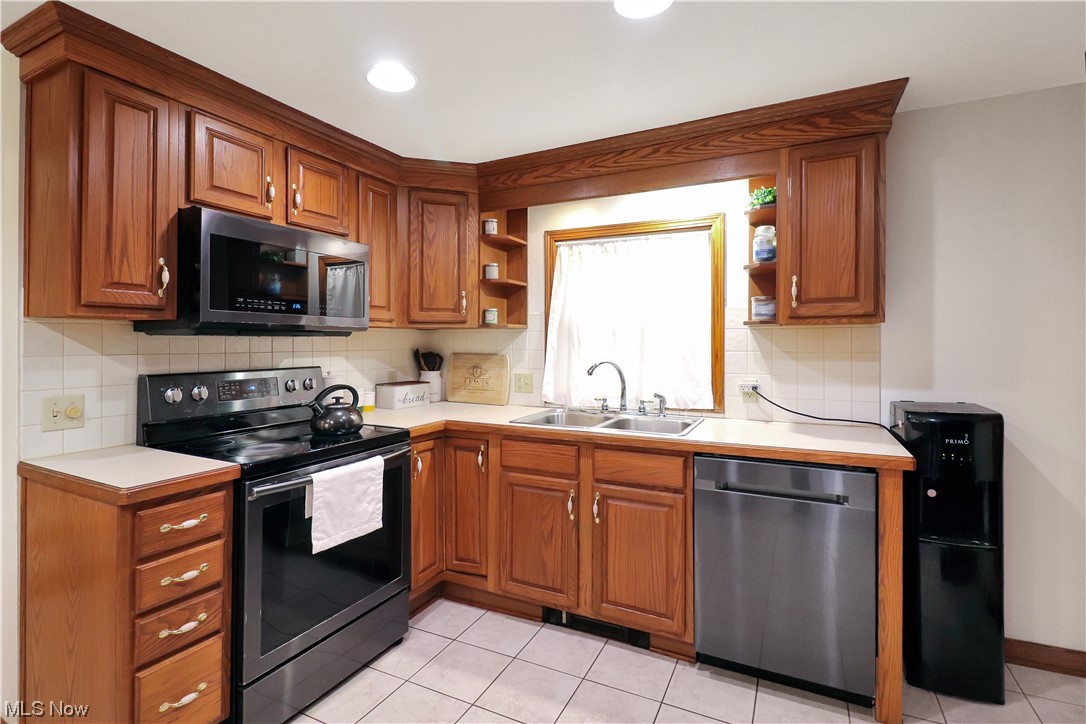 7020 Navarre Road Southwest Massillon, OH 44646 - Photo 8 of 22