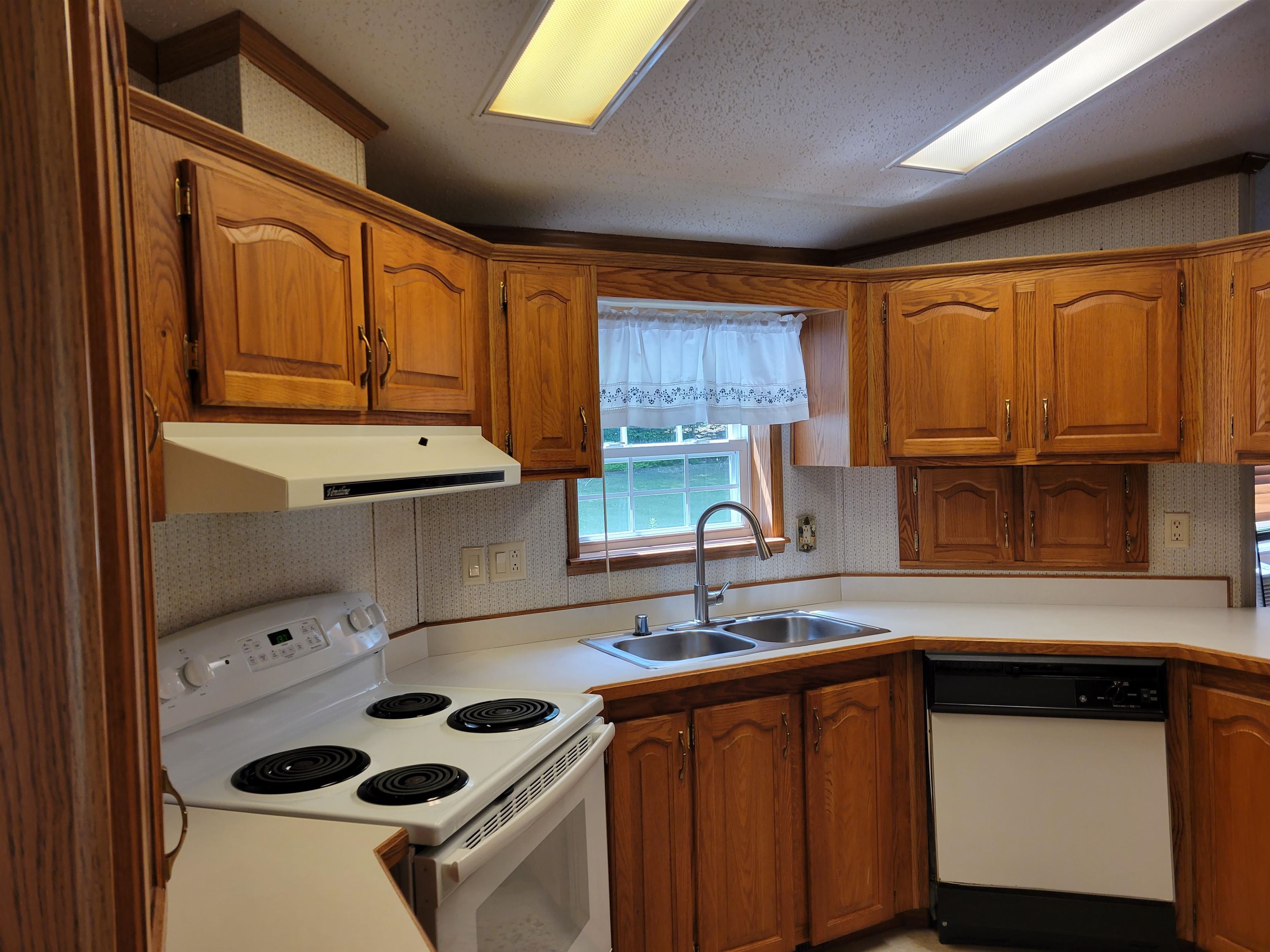 444 Green Hill Road Conway, NH 03813 - Photo 6 of 13 Gallery Image 6