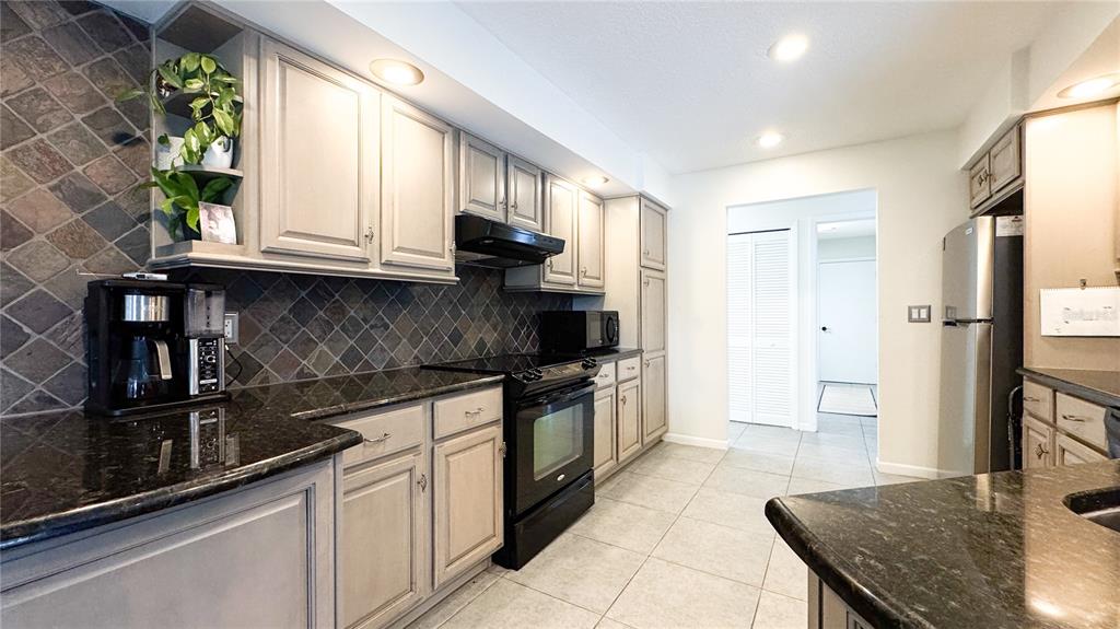 1480 Chukar Ridge Palm Harbor, FL 34683 - Photo 10 of 35