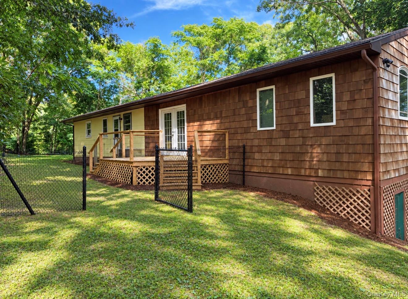 2398 River Road Calverton, NY 11933 - Photo 3 of 5 Gallery Image 3