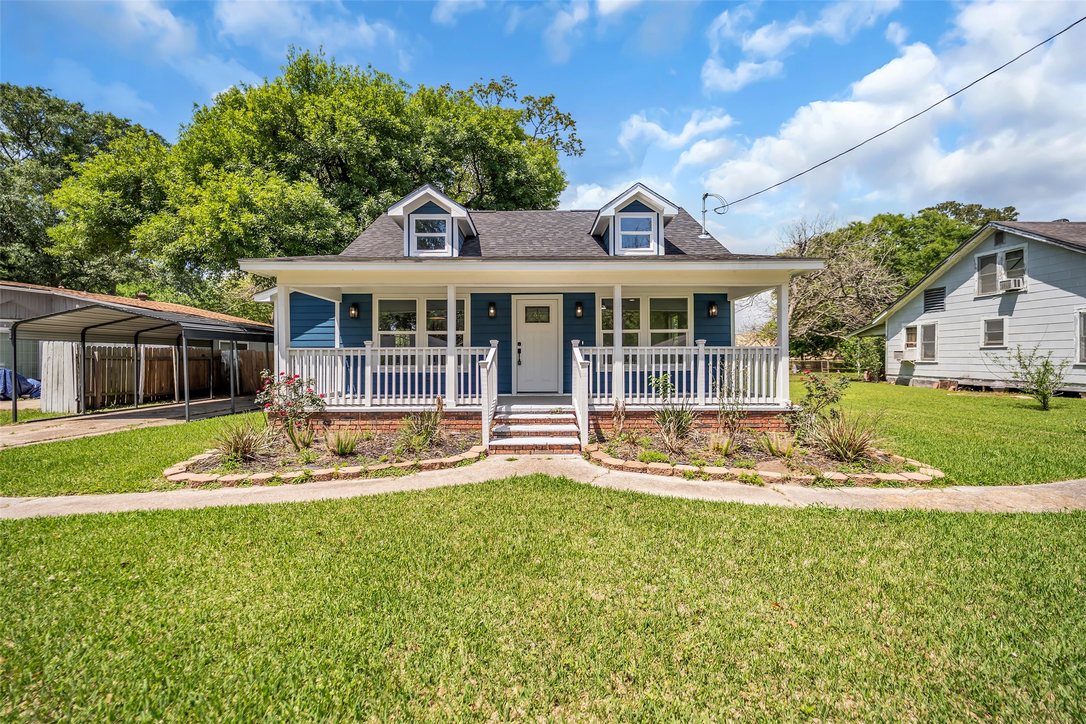 WELCOME TO THIS CHARMING HOME!