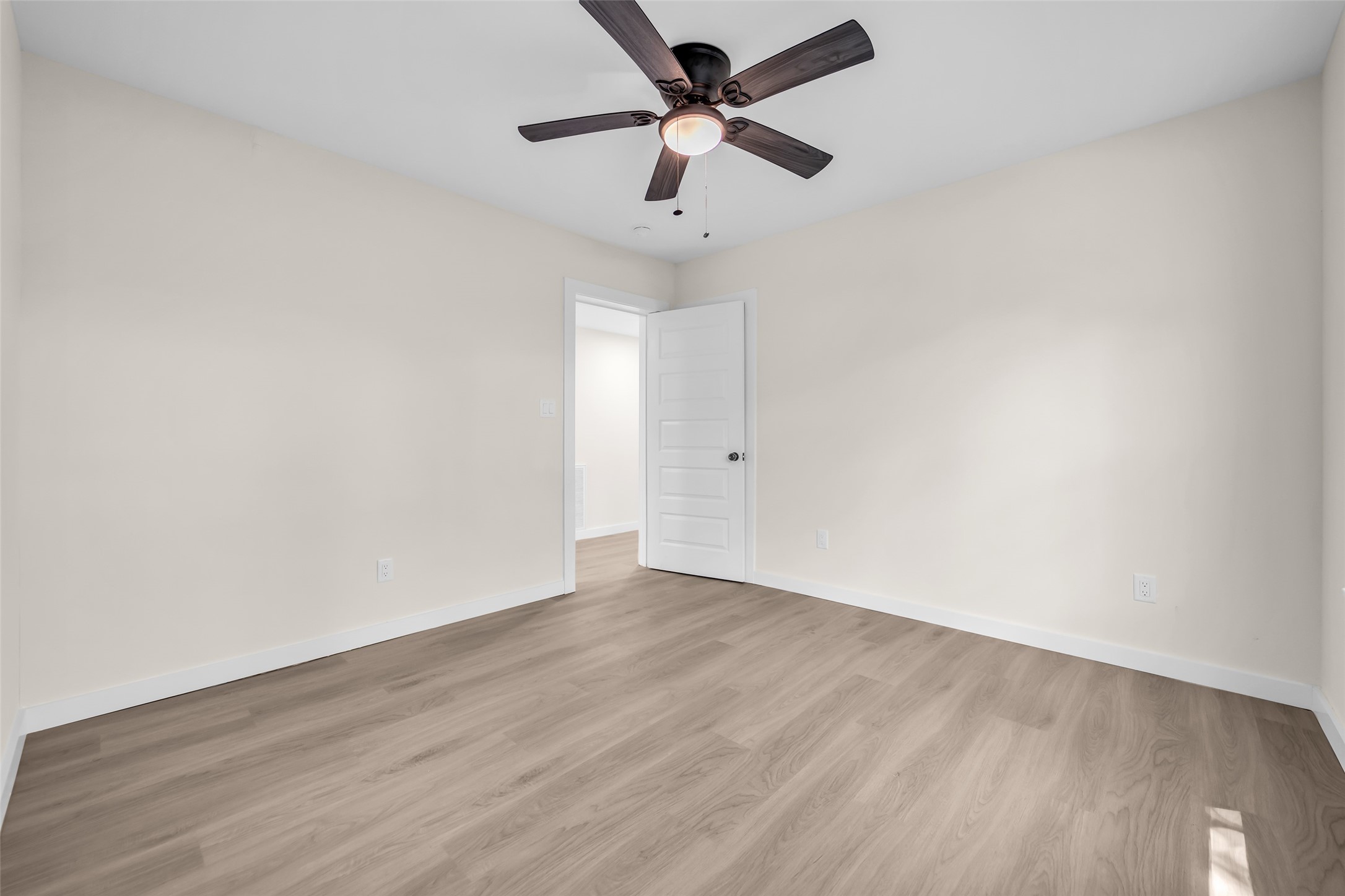 6371 Terrell Street Groves, TX 77619 - Photo 22 of 38
