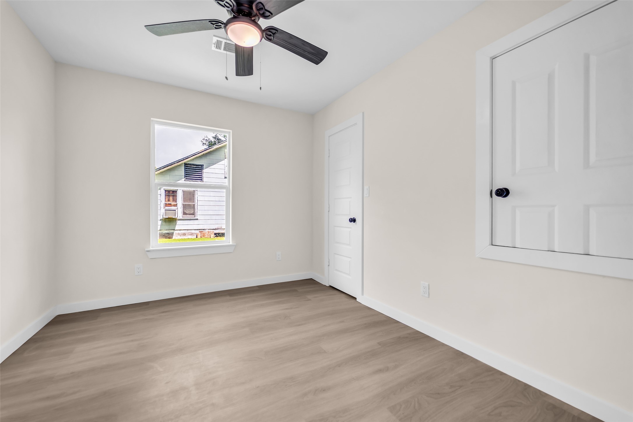 6371 Terrell Street Groves, TX 77619 - Photo 23 of 38