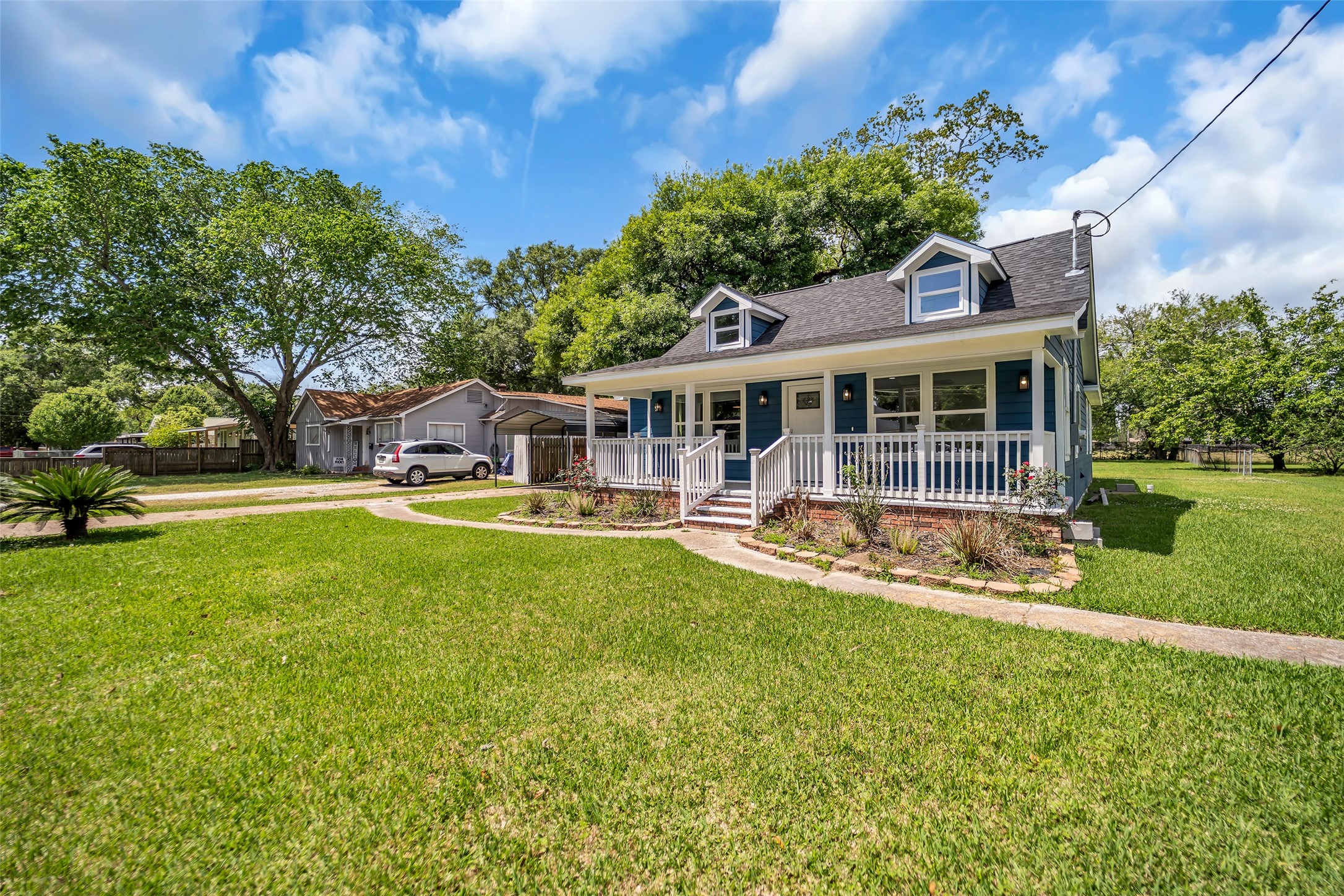 6371 Terrell Street Groves, TX 77619 - Photo 3 of 38