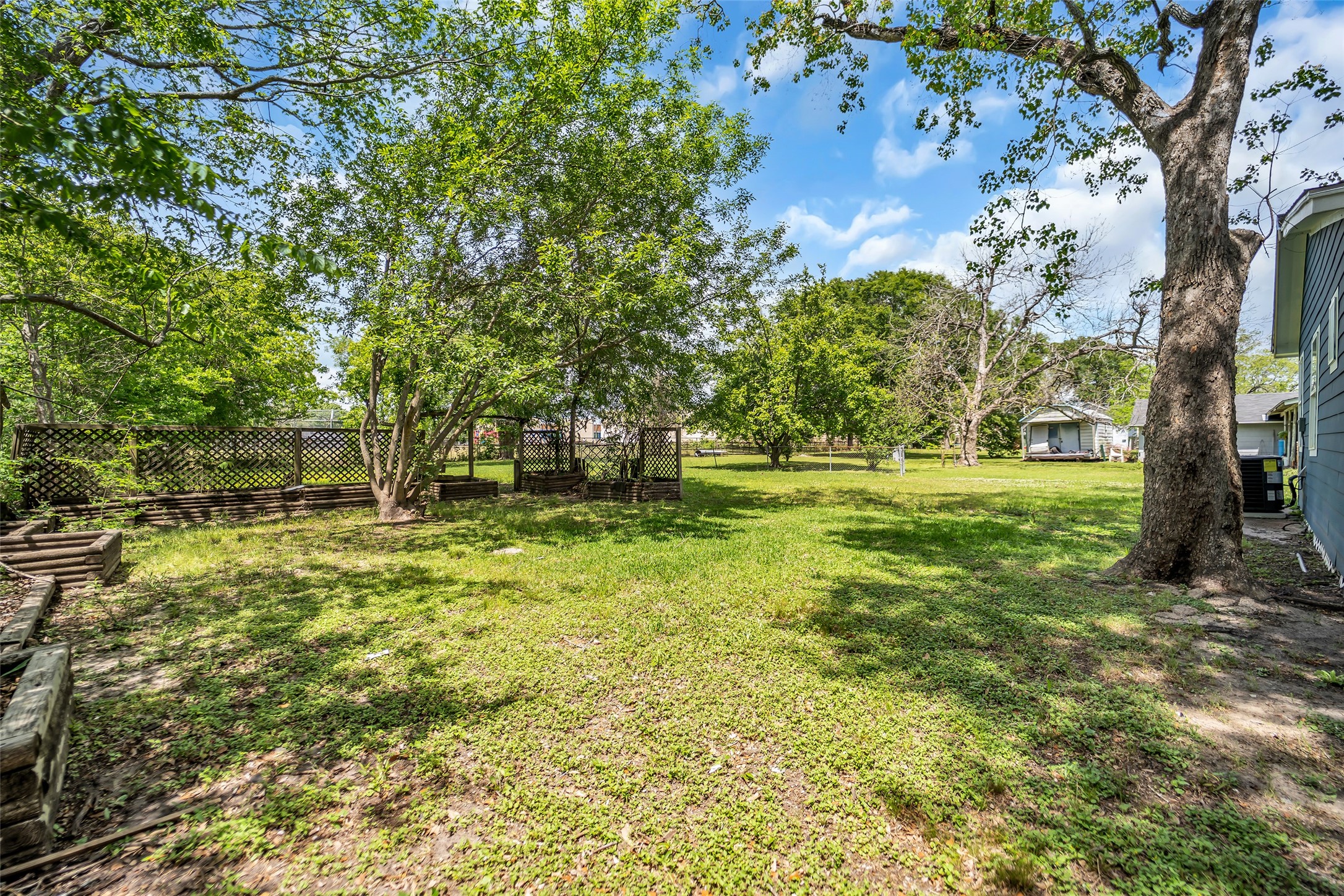 6371 Terrell Street Groves, TX 77619 - Photo 32 of 38