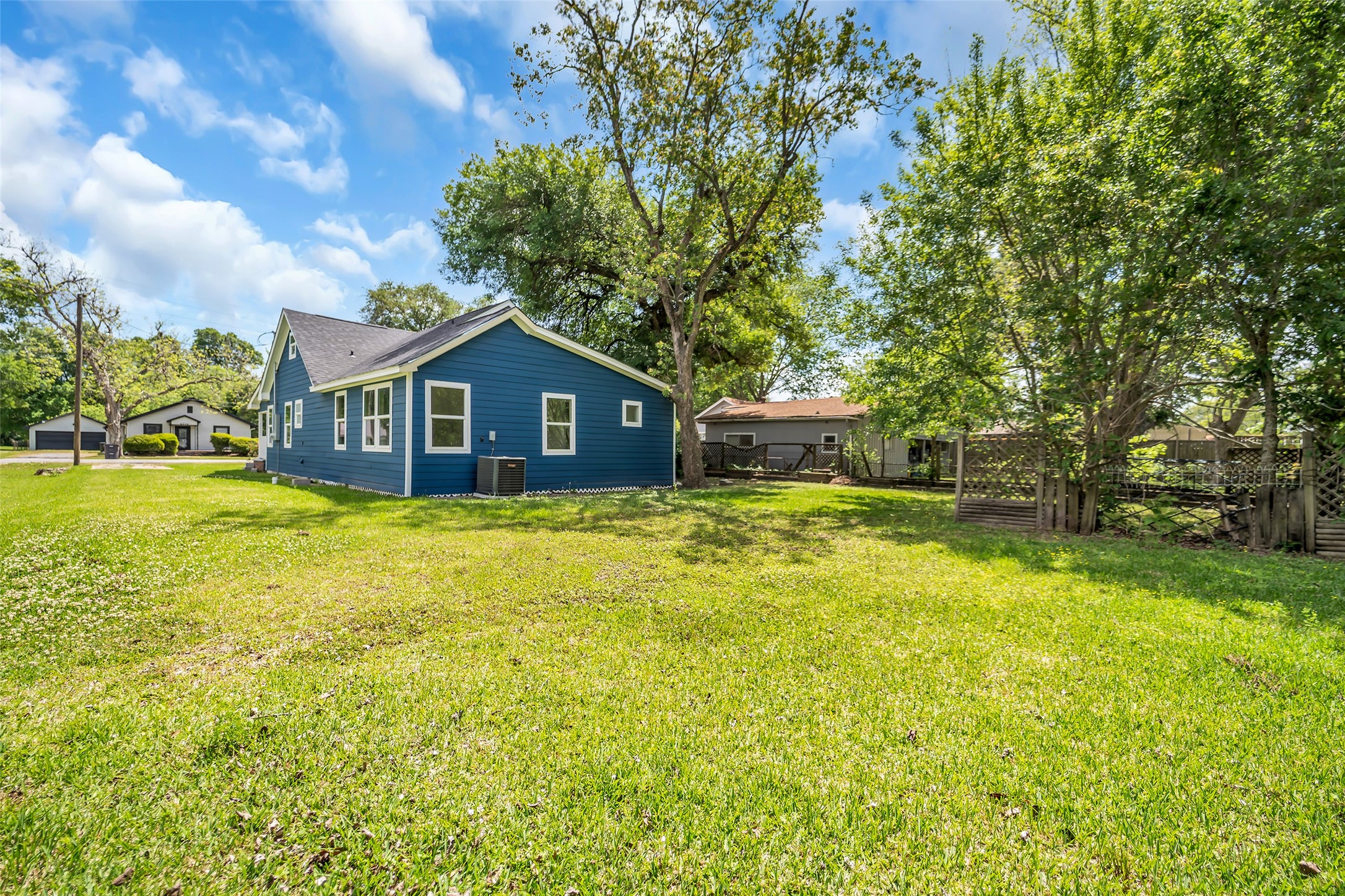 6371 Terrell Street Groves, TX 77619 - Photo 34 of 38