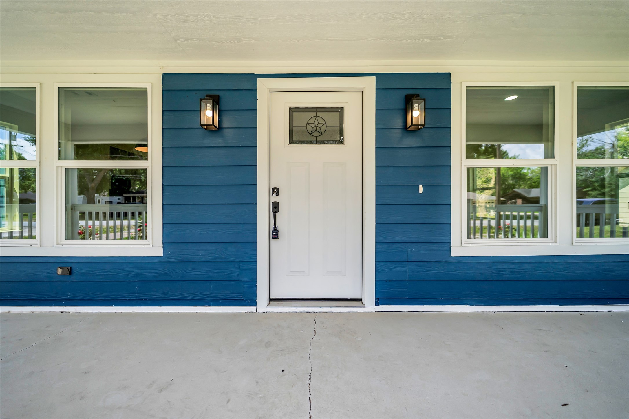 6371 Terrell Street Groves, TX 77619 - Photo 6 of 38