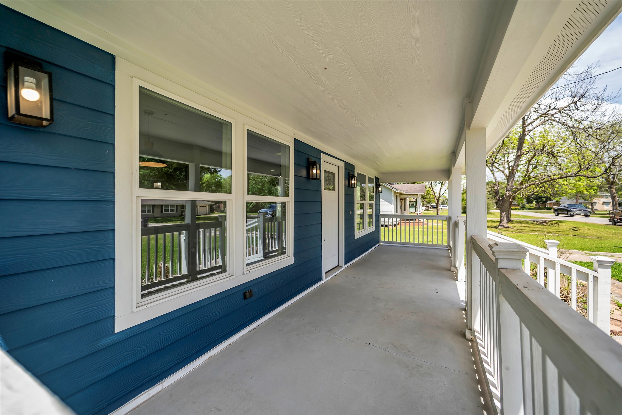 6371 Terrell Street Groves, TX 77619 - Photo 7 of 38