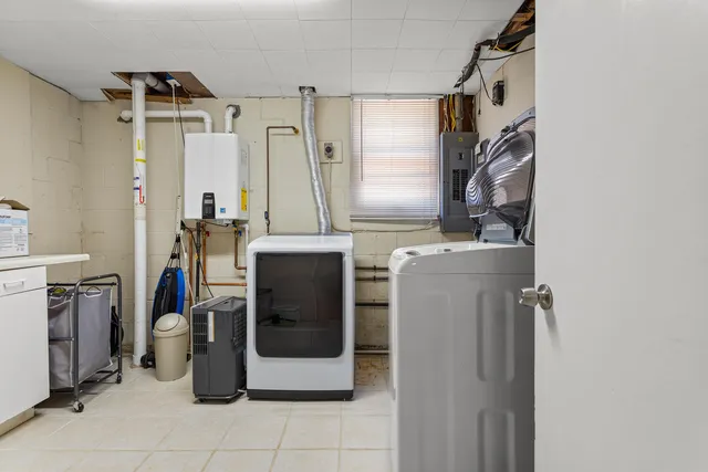 $239,900 | 1801 Crescent Drive, Champaign, IL 61821