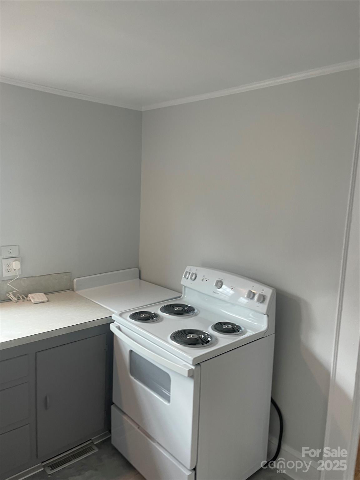 1050 Julian Road Salisbury, NC 28146 - Photo 3 of 8 a utility room with dryer and washer
