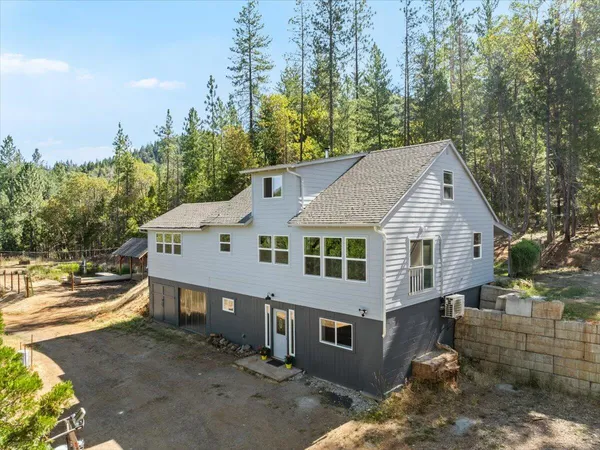 $554,000 | 2016 Sykes Creek Road, Rogue River, OR 97537
