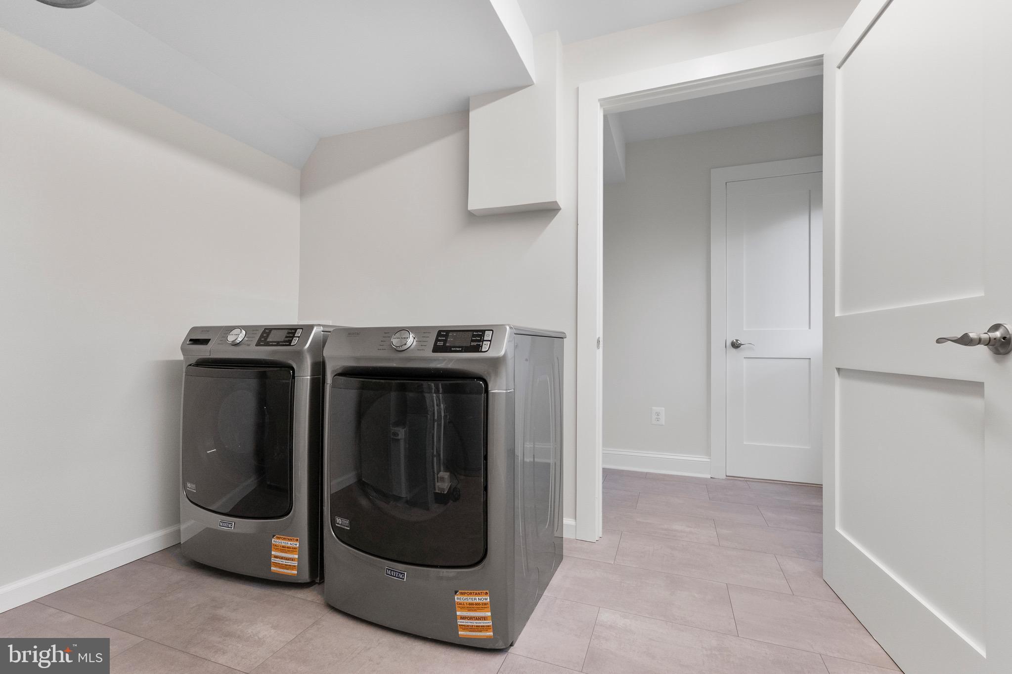 3003 Farm Road Alexandria, VA 22302 - Photo 37 of 49 a utility room with washer and dryer