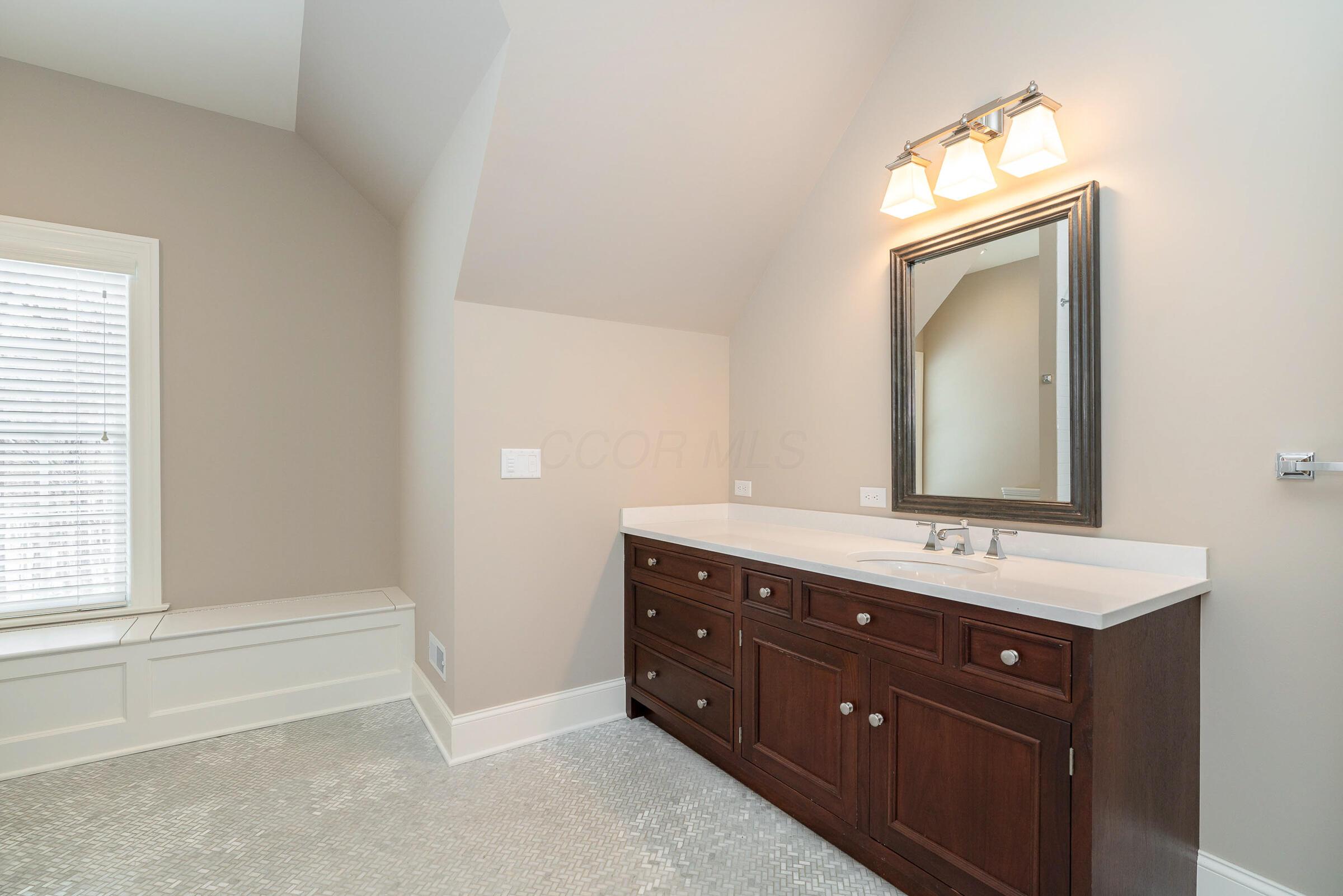 780 Home Road Delaware, OH 43015 - Photo 76 of 130 Second Floor Bedroom 3 Full Bathroom