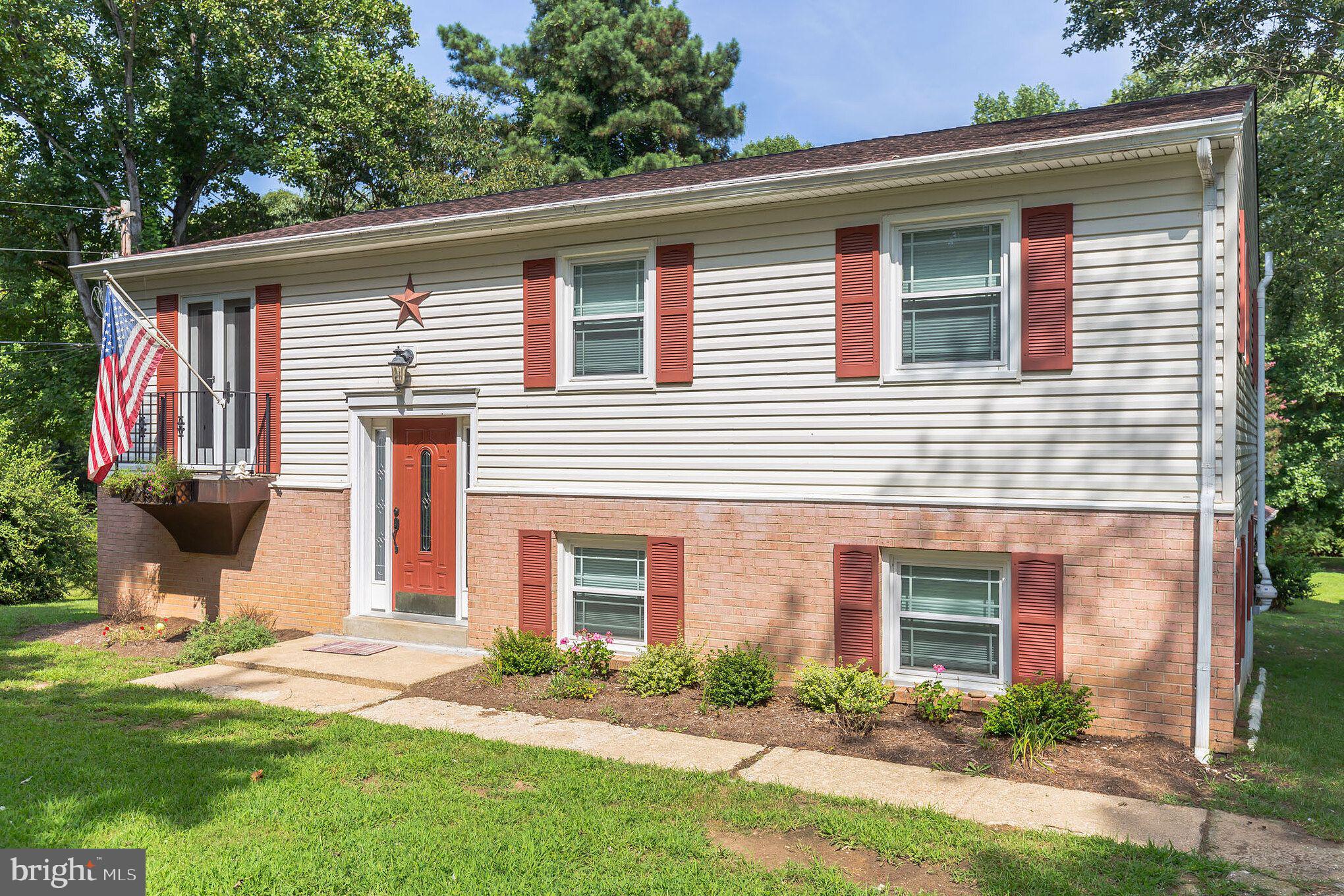 3130 Holland Cliffs Road Huntingtown, MD 20639 - Photo 2 of 33 Welcome Home!