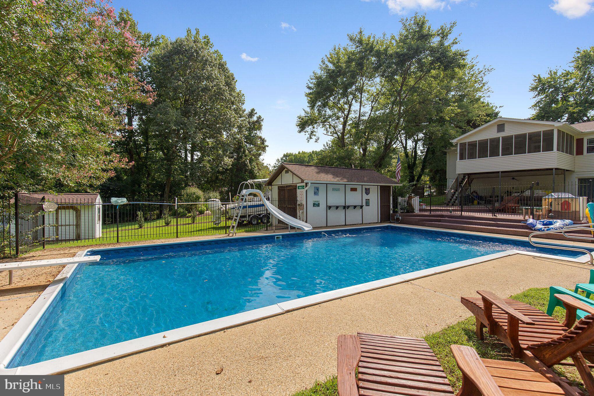 3130 Holland Cliffs Road Huntingtown, MD 20639 - Photo 4 of 33 Plenty of room for everyone! New pool liner
