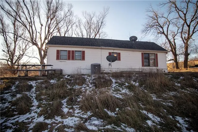 $250,000 | 5723 Trego Road, Atchison, KS 66002