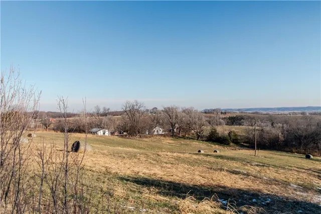 $250,000 | 5723 Trego Road, Atchison, KS 66002