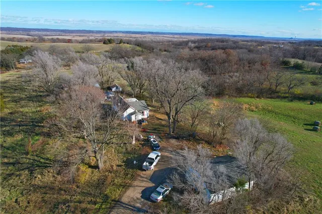 $250,000 | 5723 Trego Road, Atchison, KS 66002