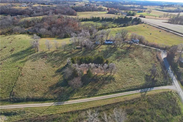 $250,000 | 5723 Trego Road, Atchison, KS 66002