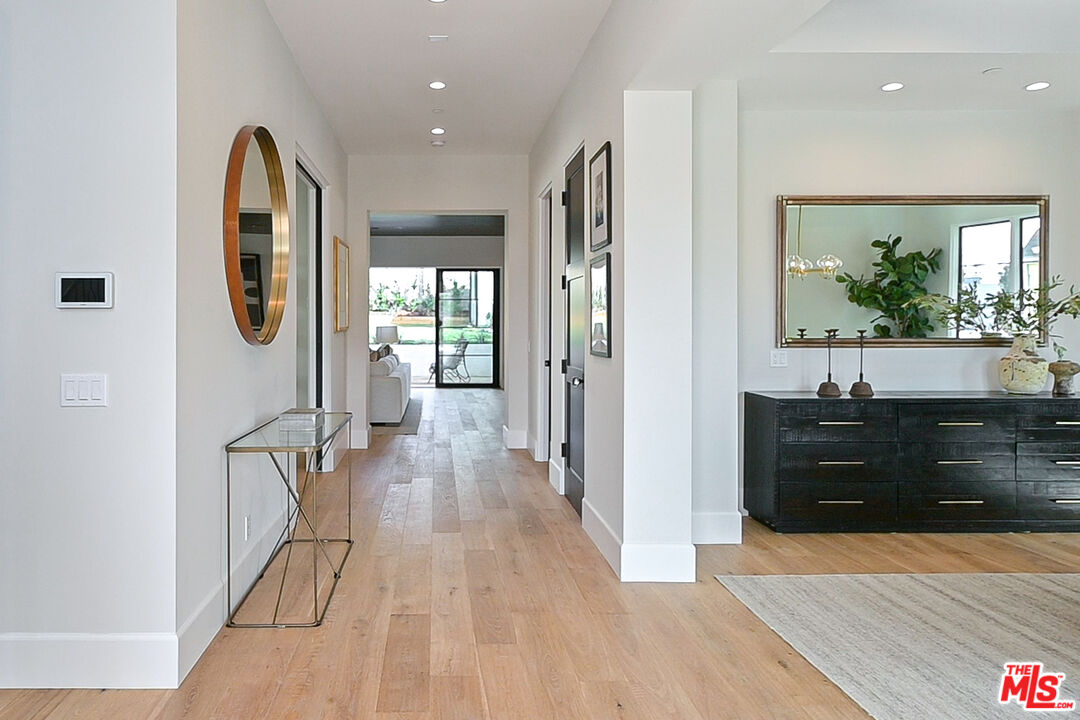 10584 Putney Road Los Angeles, CA 90064 - Photo 5 of 54 Gallery Image 5