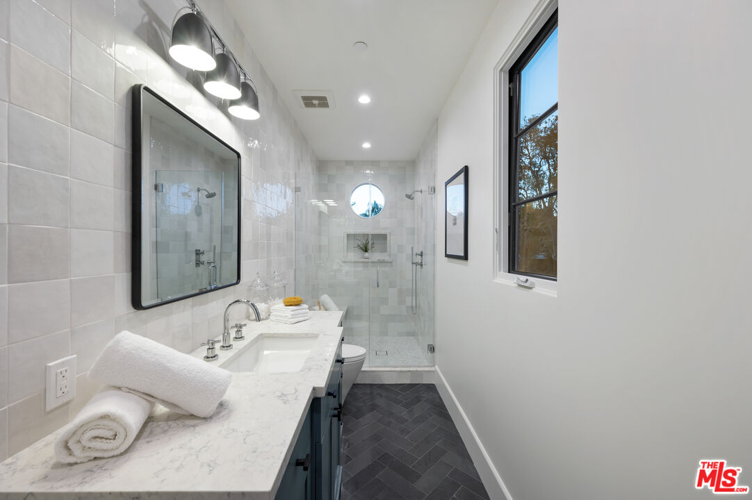 10584 Putney Road Los Angeles, CA 90064 - Photo 10 of 54 Gallery Image 10