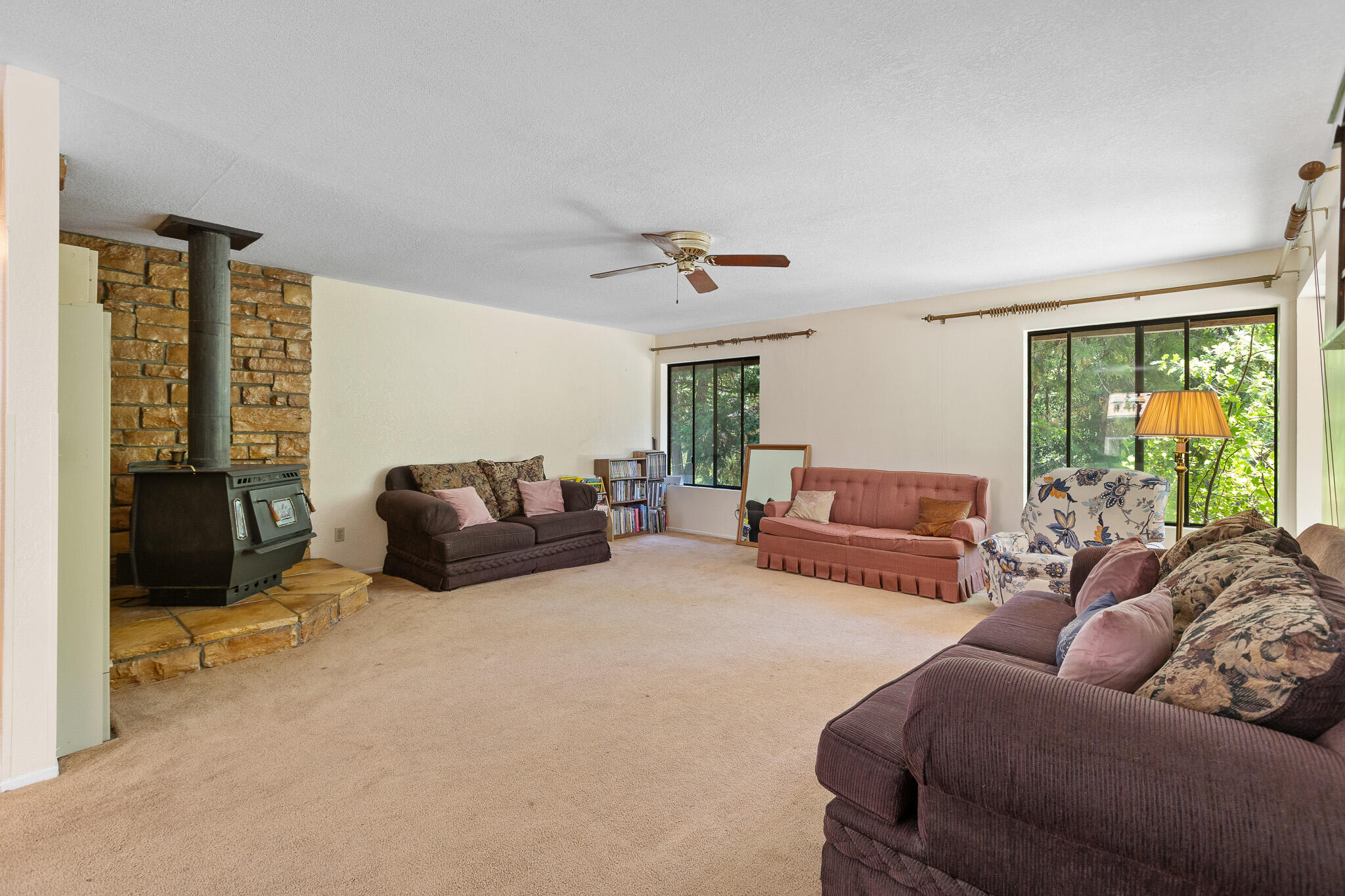 45000 Manter Meadow Road California Hot Springs, CA 93207 - Photo 8 of 38 12 Living Room