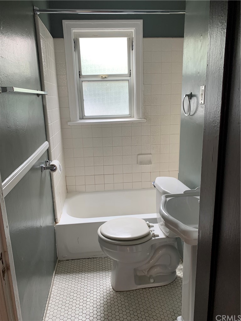 528 East Windsor Road, Unit C Glendale, CA 91205 - Photo 8 of 9