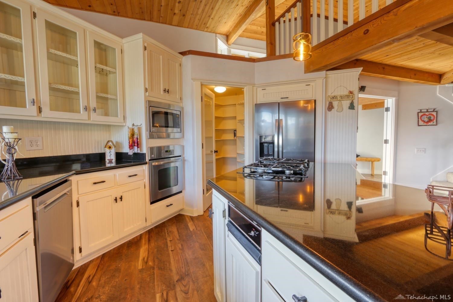 28250 Cumberland Road Tehachapi, CA 93561 - Photo 19 of 68 Gallery Image 19