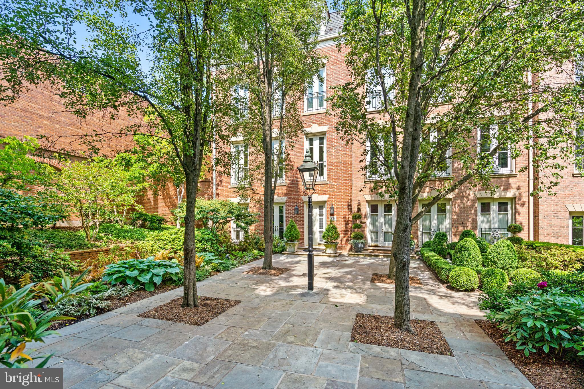 1825 Kalorama Square Washington, DC 20008 - Photo 3 of 46 Courtyard