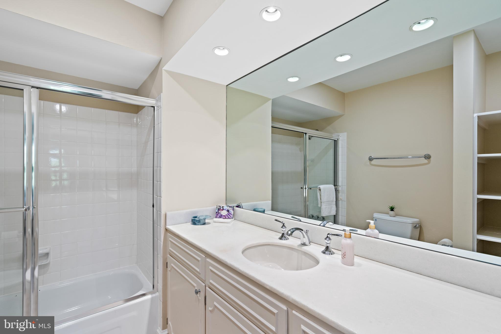 1825 Kalorama Square Washington, DC 20008 - Photo 35 of 46 Bathroom