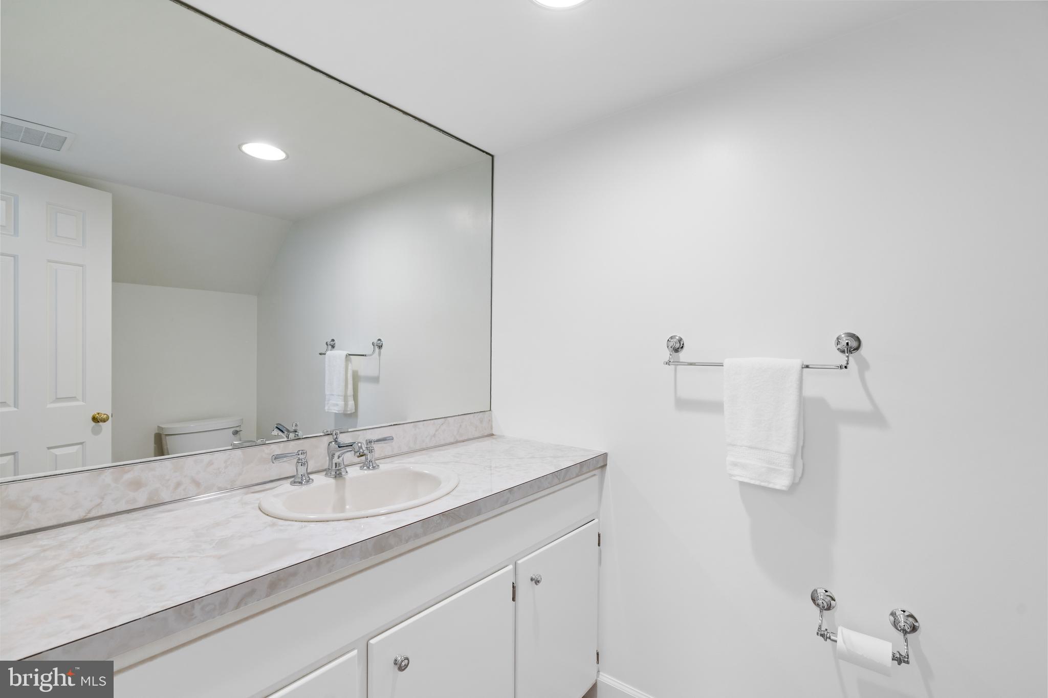 1825 Kalorama Square Washington, DC 20008 - Photo 38 of 46 Powder Room