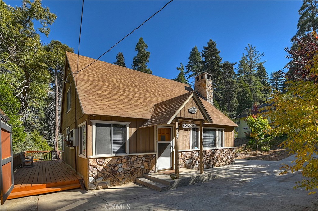 863 Oak Road Lake Arrowhead, CA 92385 - Photo 1 of 29 Gallery Image 1