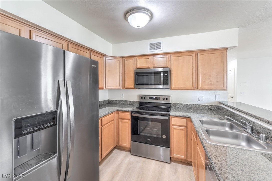 9325 West Desert Inn Road, Unit 110 Las Vegas, NV 89117 - Photo 11 of 22 Gallery Image 11