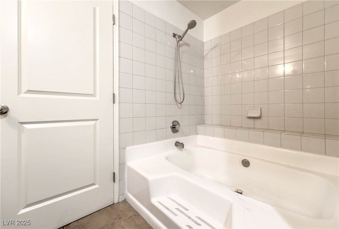 9325 West Desert Inn Road, Unit 110 Las Vegas, NV 89117 - Photo 18 of 22 Gallery Image 18