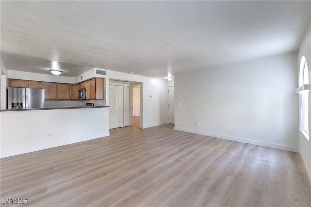 9325 West Desert Inn Road, Unit 110 Las Vegas, NV 89117 - Photo 6 of 22 Gallery Image 6