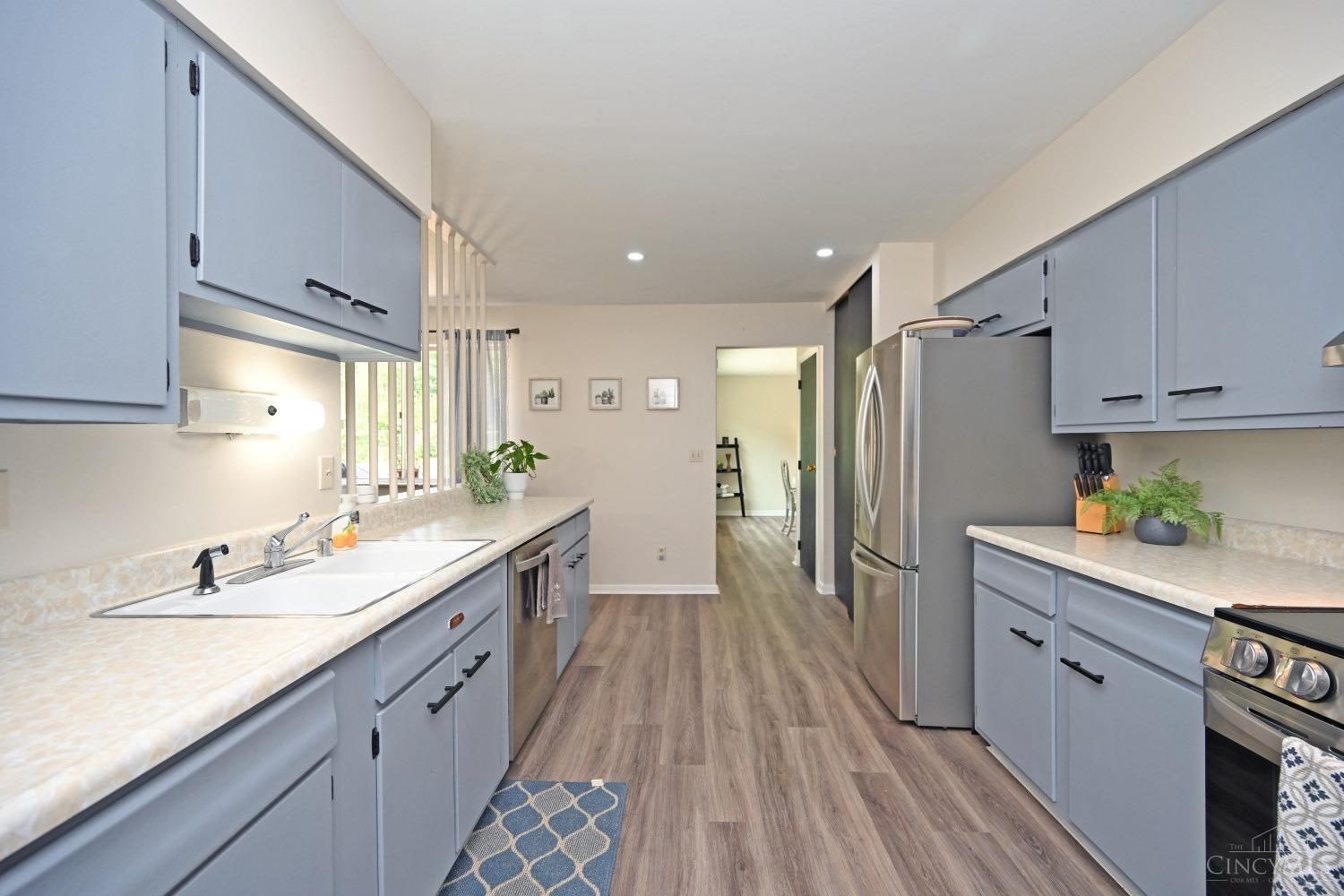 3859 Boomer Road Cincinnati, OH 45247 - Photo 21 of 54